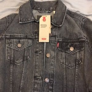 NWT Levi’s original trucker denim jacket